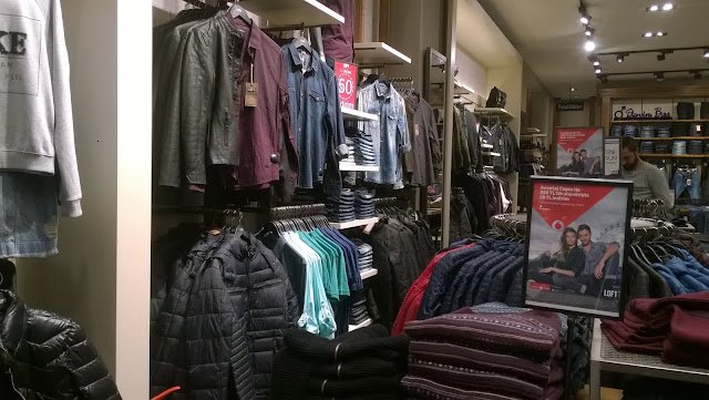 Buying behavior of the apparel brands Buying behavior of the apparel brands